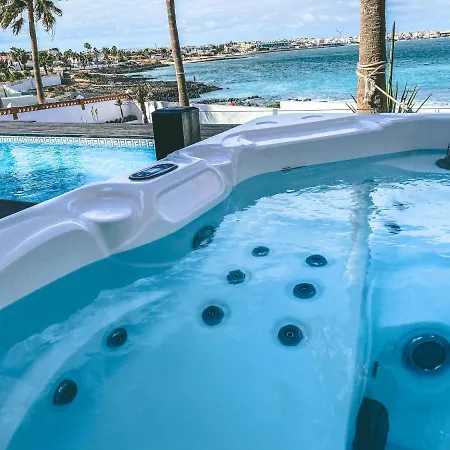 Flamencos By Veaco- Beachfront & Pool Villa *