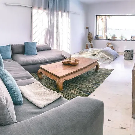 Villa Flamencos By Veaco- Beachfront & Pool *